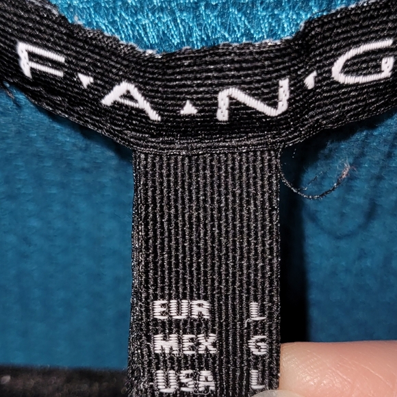 Fang size large short sleeve shirt/top, good condition - Picture 2 of 3